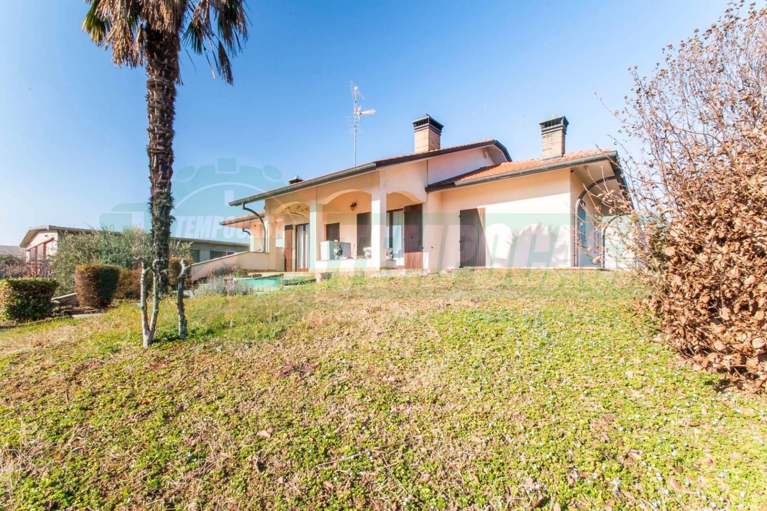 3 bedrooms Villa in Lainate, Italy No. 72317