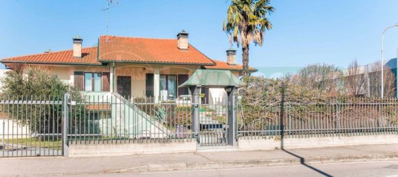 3 bedrooms Villa in Lainate, Italy No. 72317 20