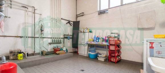 3 bedrooms Villa in Lainate, Italy No. 72317 9