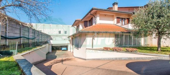 3 bedrooms Villa in Lainate, Italy No. 72317 15