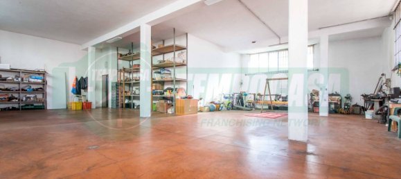 3 bedrooms Villa in Lainate, Italy No. 72317 11