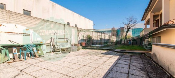 3 bedrooms Villa in Lainate, Italy No. 72317 13