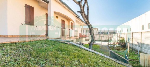 3 bedrooms Villa in Lainate, Italy No. 72317 19