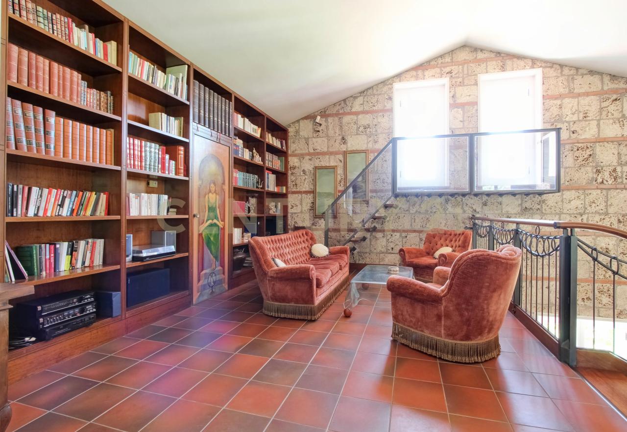 11 rooms Villa in Terni, Italy No. 177185