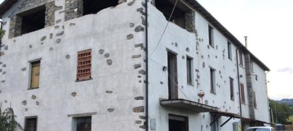 6-Zimmer Haus in Gallicano, Italy, Nr. 255748 3