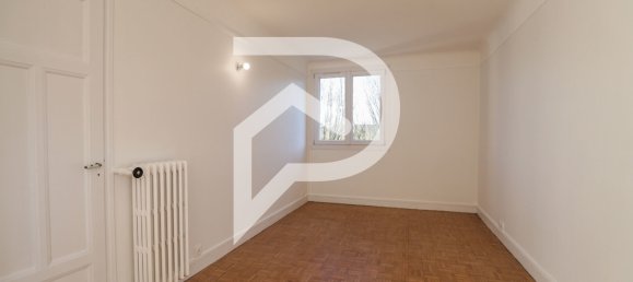 3 bedrooms Apartment in Clamart, France No. 170483 4