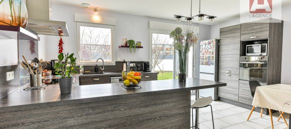 3 bedrooms House in Saint-Gilles-Croix-de-Vie, France No. 281249 4