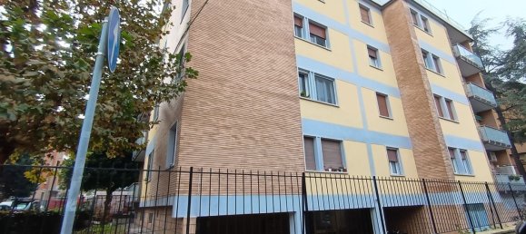 3 rooms Apartment in Bologna, Italy No. 24029 23