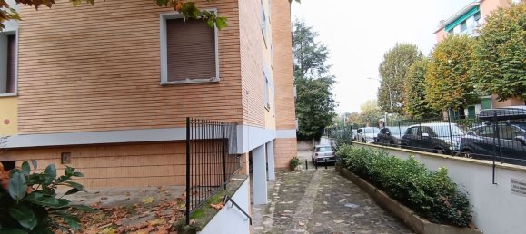 3 rooms Apartment in Bologna, Italy No. 24029 22