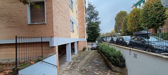 3 rooms Apartment in Bologna, Italy No. 24029 10