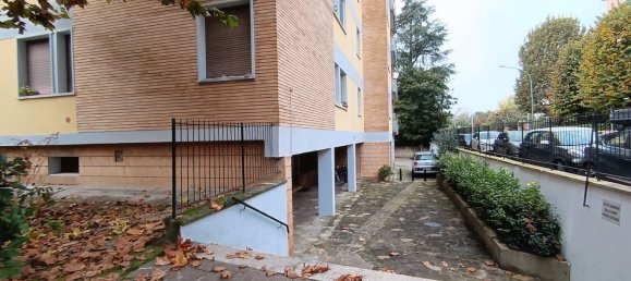 3 rooms Apartment in Bologna, Italy No. 24029 11