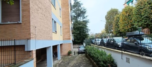 3 rooms Apartment in Bologna, Italy No. 24029 9