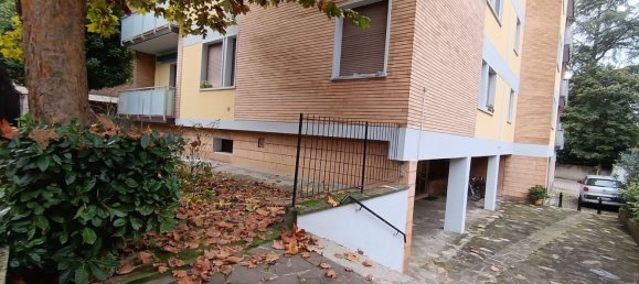 3 rooms Apartment in Bologna, Italy No. 24029 8