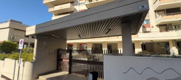 3-salle Appartement à Cagliari, Italy No. 43445 80