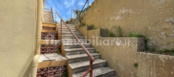 3 bedrooms Apartment in Messina, Italy No. 360974 17