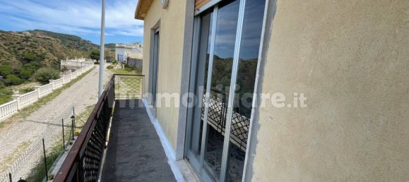 3 bedrooms Apartment in Messina, Italy No. 360974 4