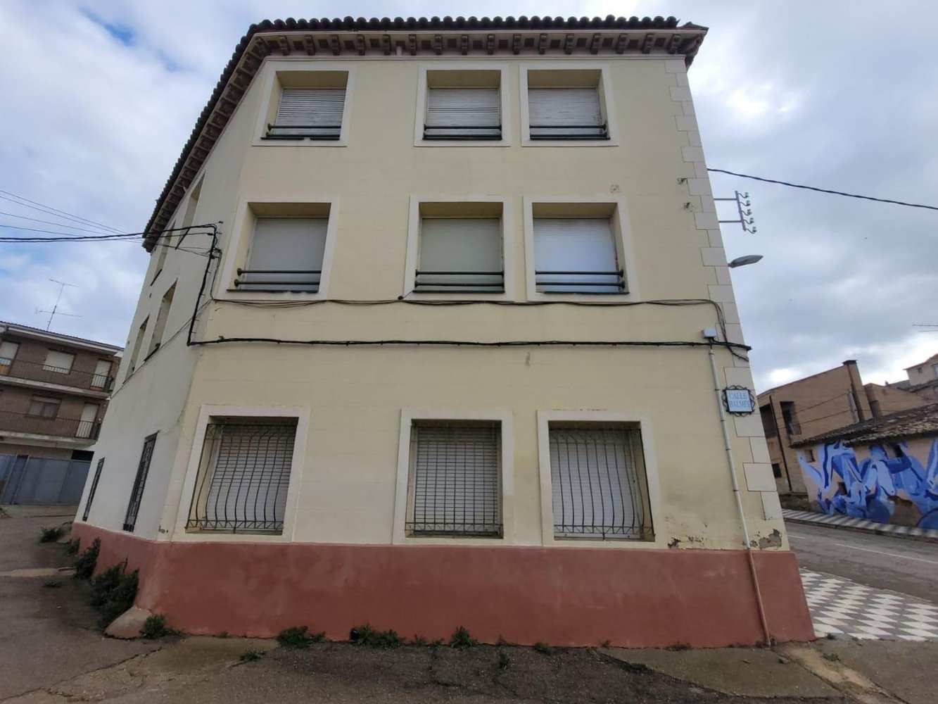 14 bedrooms House in Ariza, Spain No. 29009