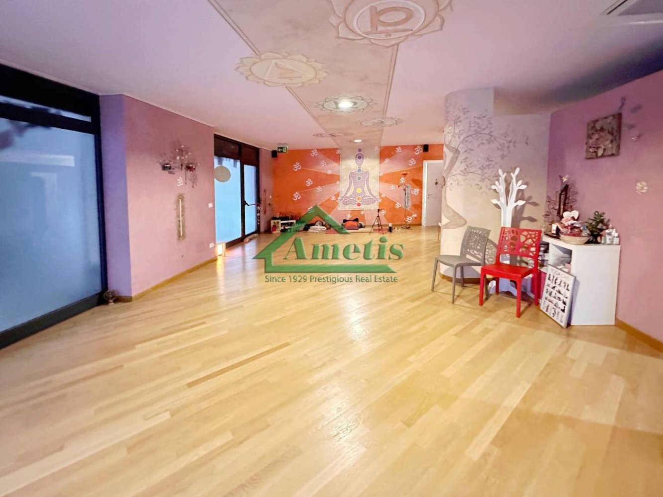 4 rooms Commercial property in Imperia, Italy No. 131238
