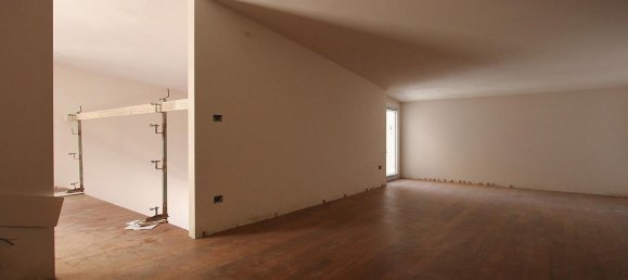 2 rooms Apartment in Livorno, Italy No. 174967 3