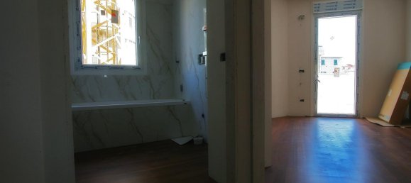 2 rooms Apartment in Livorno, Italy No. 174967 18