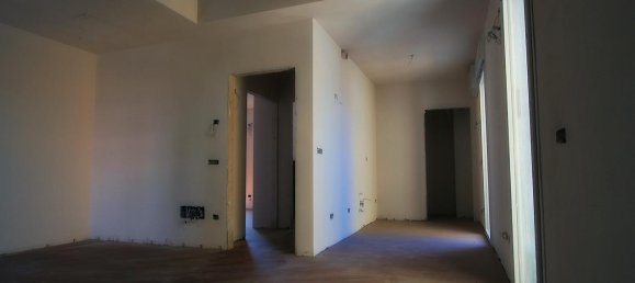 2 rooms Apartment in Livorno, Italy No. 174967 2