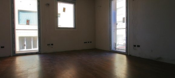 2 rooms Apartment in Livorno, Italy No. 174967 5