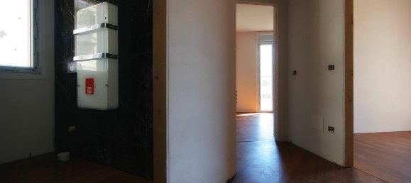 2 rooms Apartment in Livorno, Italy No. 174967 10