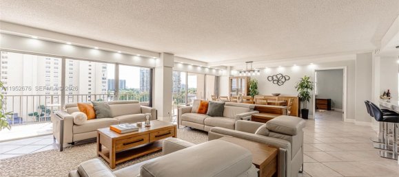 3 dormitorios propiedad comercial en venta en Miami, Miami-Dade, Florida, USA № 614510 14