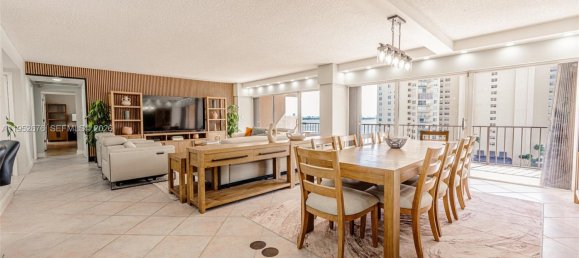 3 dormitorios propiedad comercial en venta en Miami, Miami-Dade, Florida, USA № 614510 18