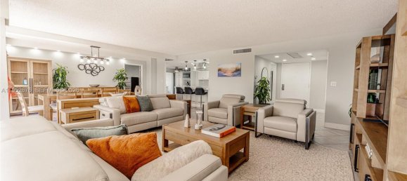 3 dormitorios propiedad comercial en venta en Miami, Miami-Dade, Florida, USA № 614510 12