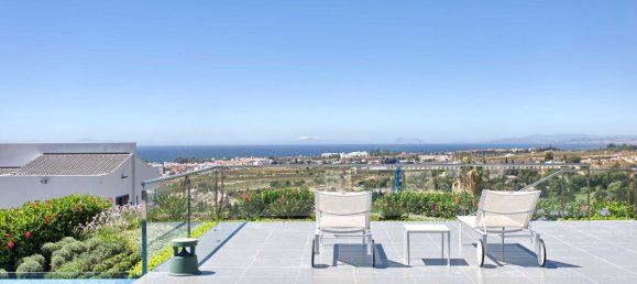 5 bedrooms Villa in Benahavis, Spain No. 2980 8