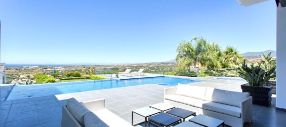 5 bedrooms Villa in Benahavis, Spain No. 2980 11