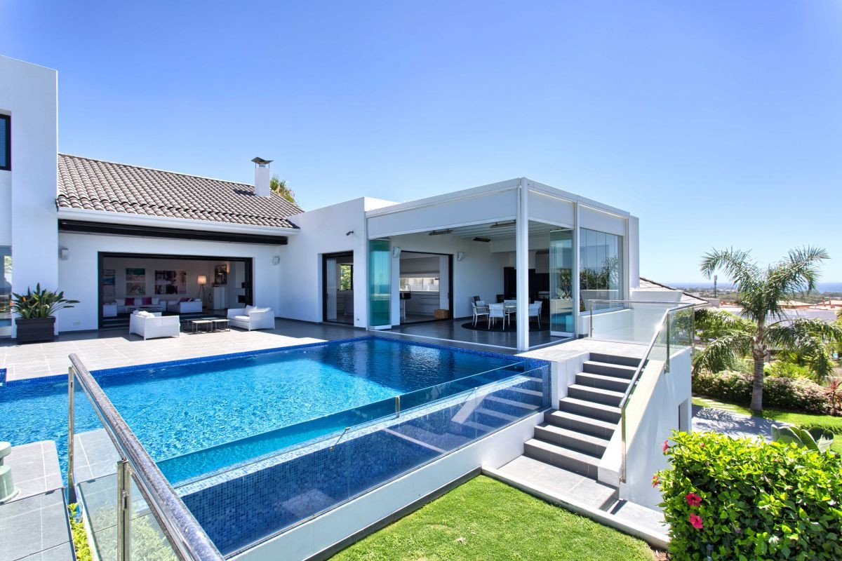 5 bedrooms Villa in Benahavis, Spain No. 2980