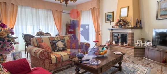 3 bedrooms Villa in Latina, Italy No. 277199 6