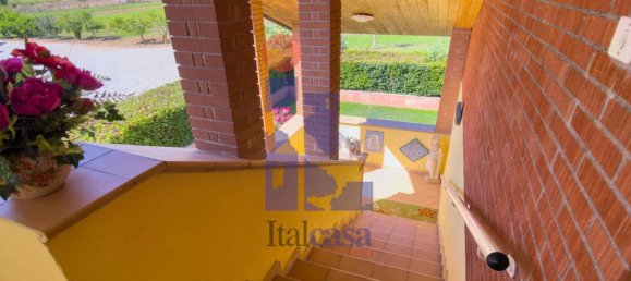 3 bedrooms Villa in Latina, Italy No. 277199 4