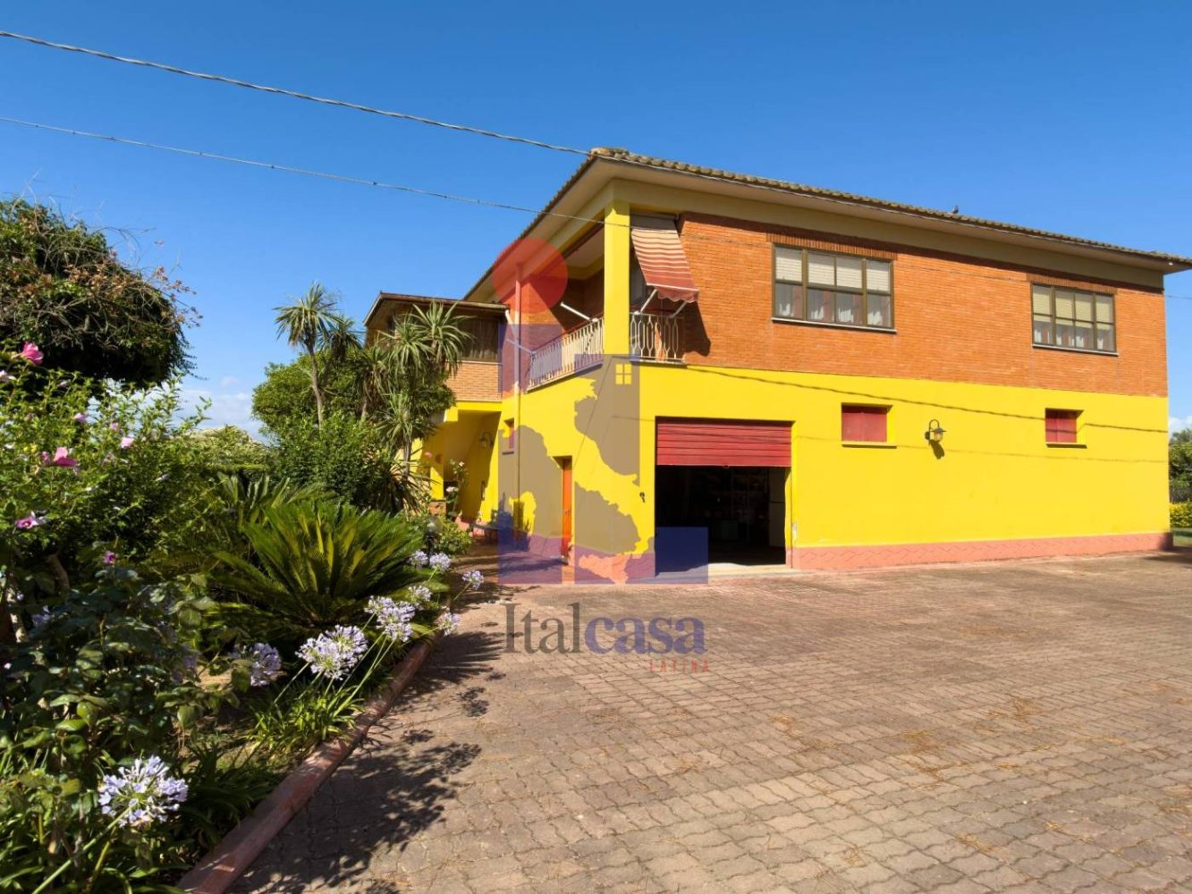 3 bedrooms Villa in Latina, Italy No. 277199