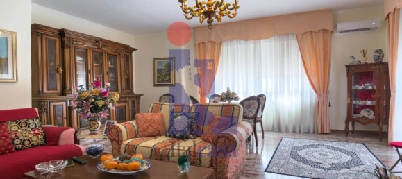 3 bedrooms Villa in Latina, Italy No. 277199 5