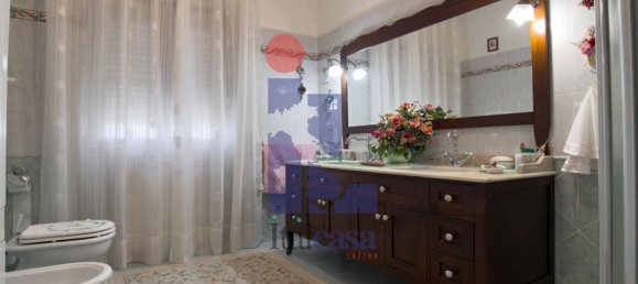 3 bedrooms Villa in Latina, Italy No. 277199 19