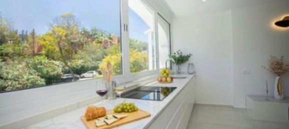 4 bedrooms Townhouse in Marbella, Spain No. 142358 10