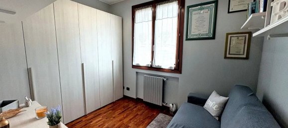 3 Schlafzimmer Wohnung in San Prospero, Italy, Nr. 327791 9