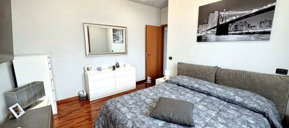3 Schlafzimmer Wohnung in San Prospero, Italy, Nr. 327791 7