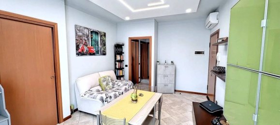 3 Schlafzimmer Wohnung in San Prospero, Italy, Nr. 327791 3