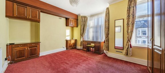 3 bedrooms House in London, United Kingdom No. 7659 7