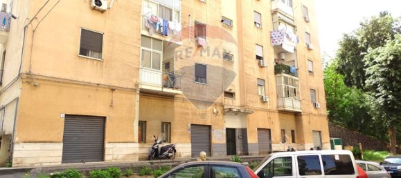 2 bedrooms Apartment in Catania, Italy No. 297674 2