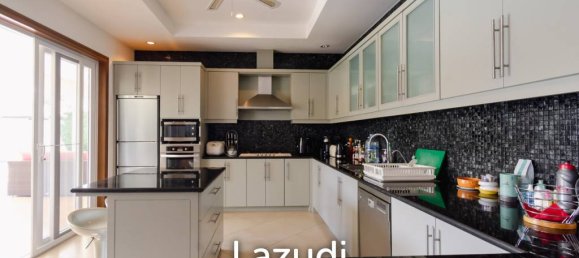 5 bedrooms Villa in Hua Hin, Thailand No. 26796 8