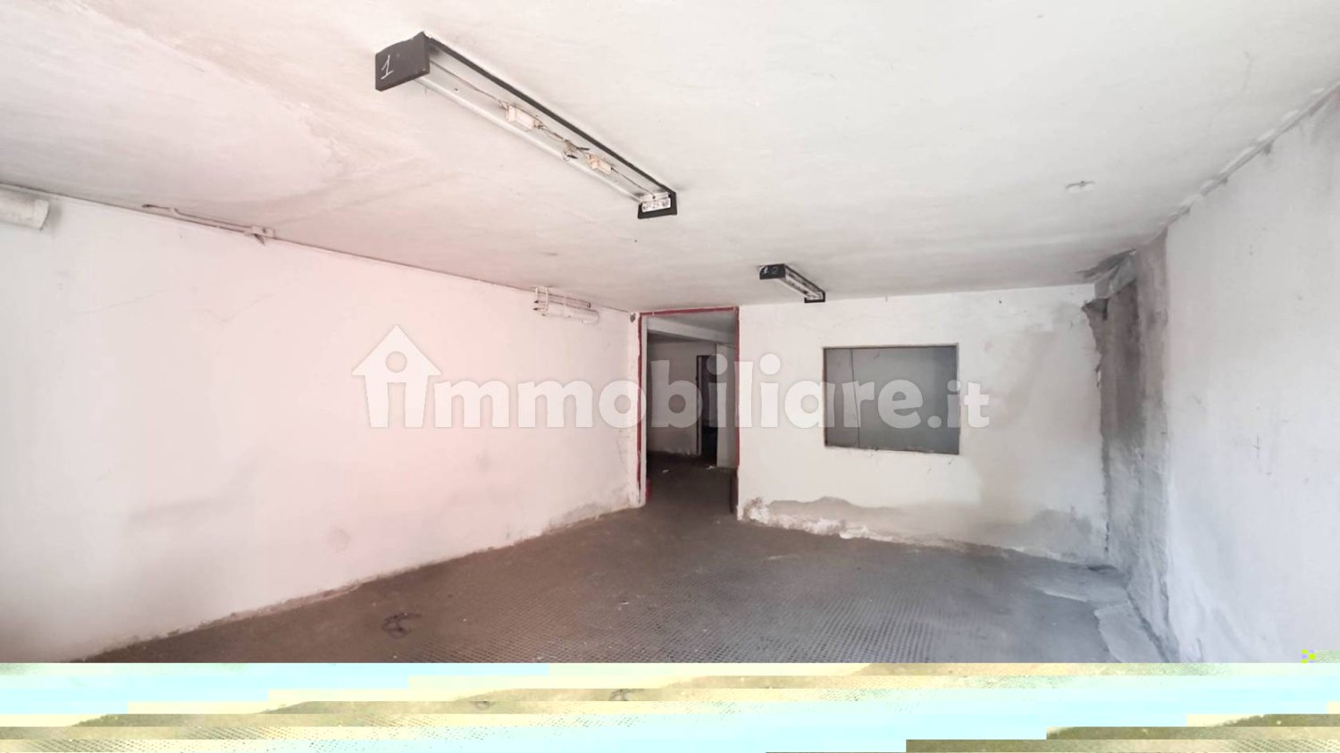 153m² Warehouse in Formigine, Italy No. 267815