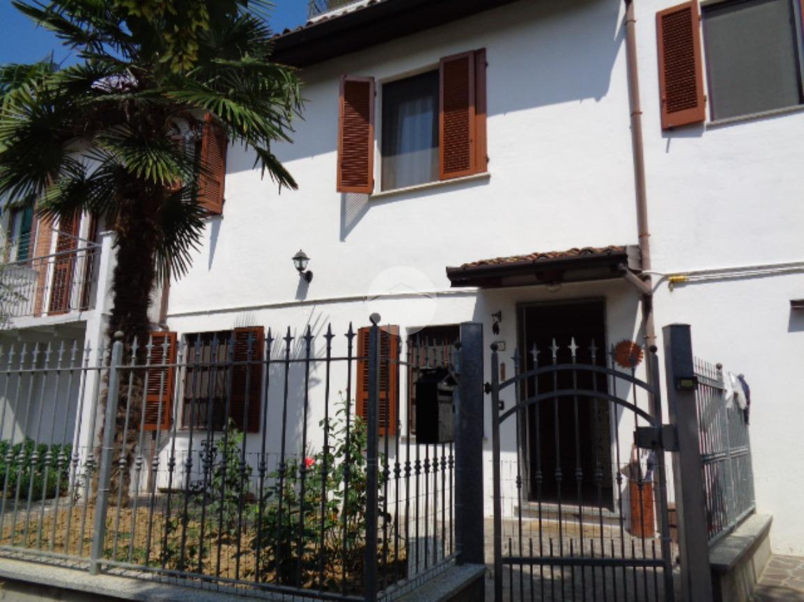 4-salle Maison à Stradella, Italy No. 129073