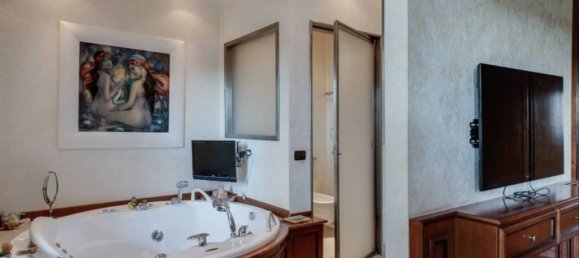 4 bedrooms Apartment in Rome, Italy No. 334943 14