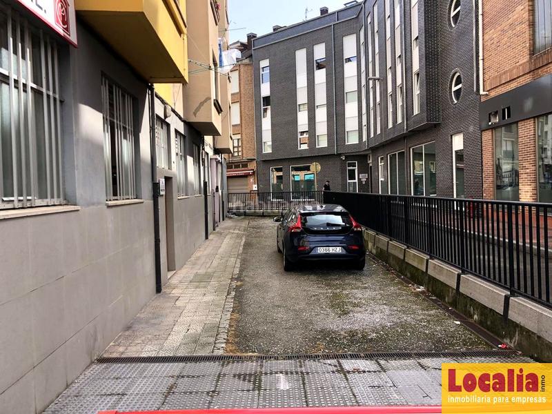 330m² Office in Torrelavega, Spain No. 164294