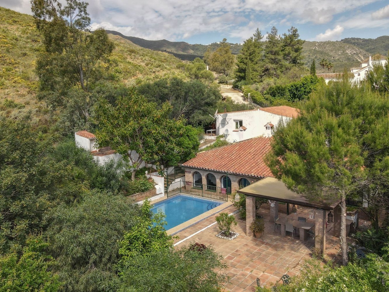 Дом с 7 спальнями в Коин, Испания № 142222